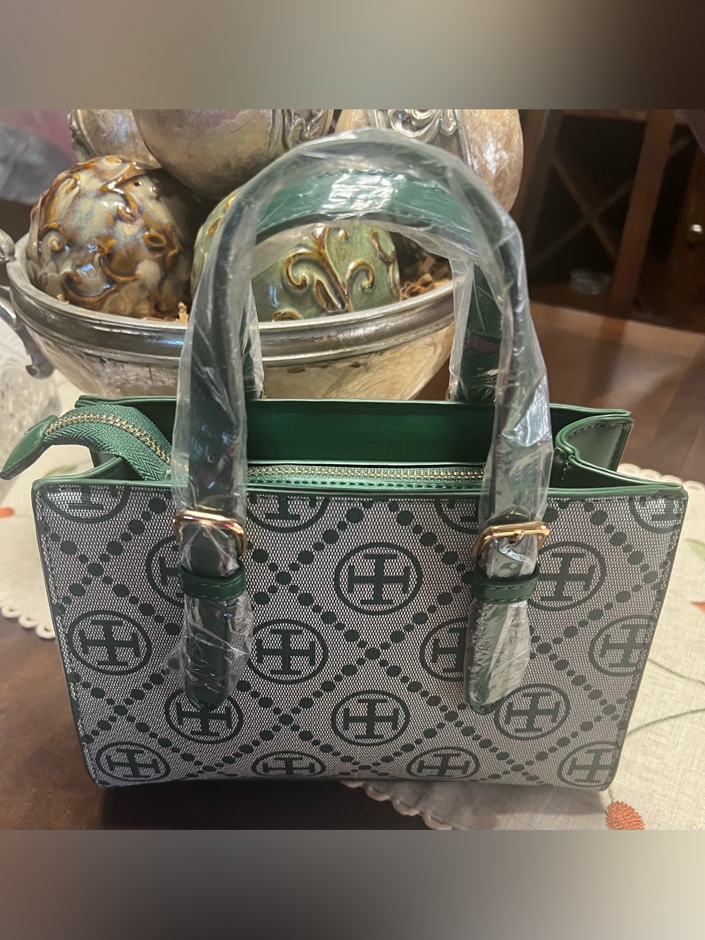 Green Logo-Pattern Tote Bag - Elegant Women's Handbag